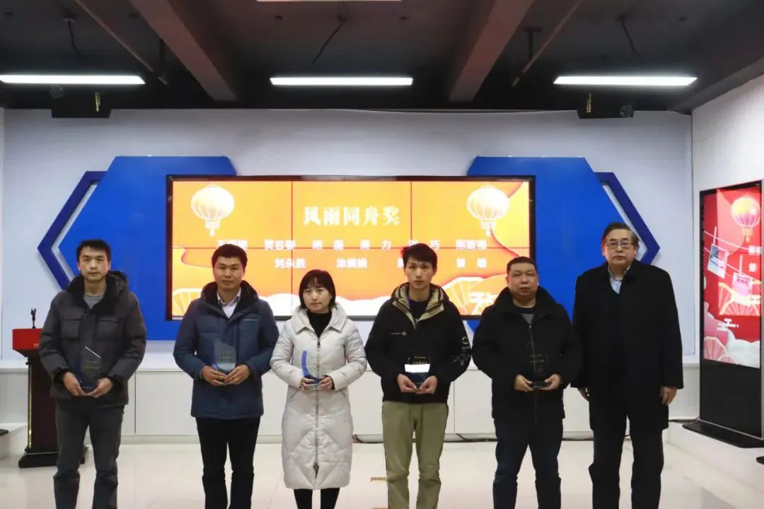 2511459131.jpg 2511459131.jpg